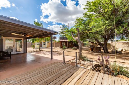 744 Camino Seco, Tucson AZ 85710-2627 exterior