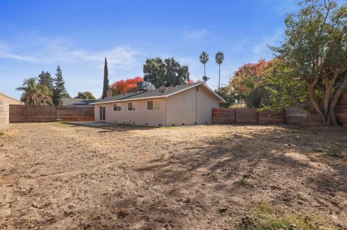 1325 Arrowhead Ct, Modesto CA  95351-1723 exterior