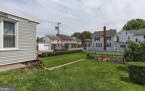 101 Rosanna St, Hummelstown PA  17036-1519 exterior