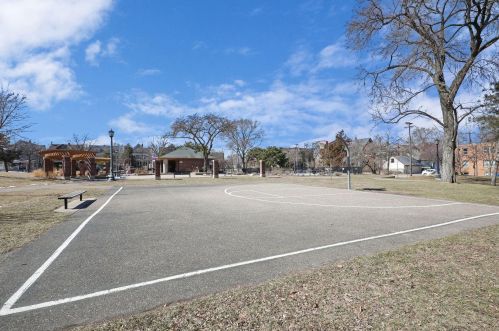 2446 Aldrich Ave, Minneapolis MN  55405-2966 exterior