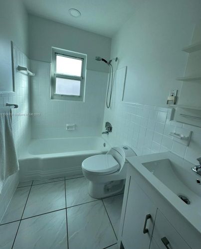 935 Nautilus Isle, Dania Beach FL  33004-2356 exterior