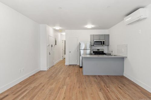 1845 Andrews Ave, Bronx NY  10453-5201 exterior