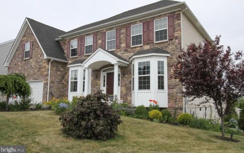 1954 Canyon Creek Rd, Gilbertsville PA  19525-7003 exterior