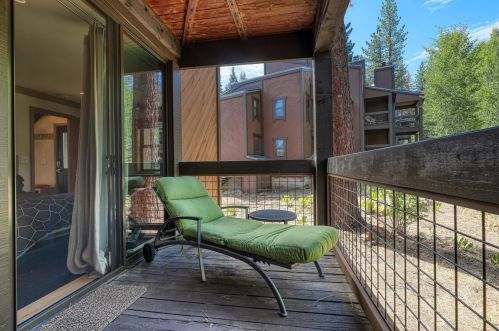 3066 Silver Strike, Truckee CA  96161-4208 exterior