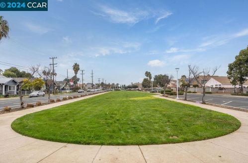 420 8th St, West Pittsburg CA  94565-2632 exterior