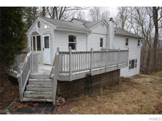 63 Livingston Rd, Kent Lakes, NY 10512-5112