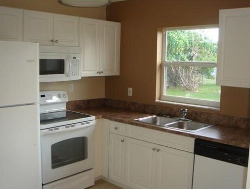 2038 Berkshire Blvd, Fort Pierce, FL 34952-6901