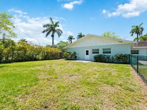 1195 8th Ave, Naples FL  34102-8118 exterior