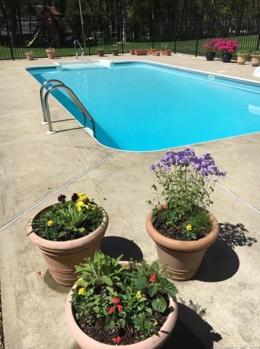 6 Normandy Rd, Bridgeport CT  06611-1122 exterior