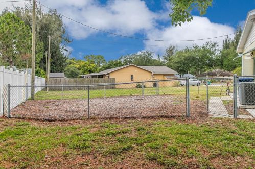 5995 59th Way, Saint Petersburg FL  33709-1833 exterior