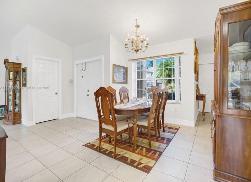 425 198 Ter, Hollywood FL exterior