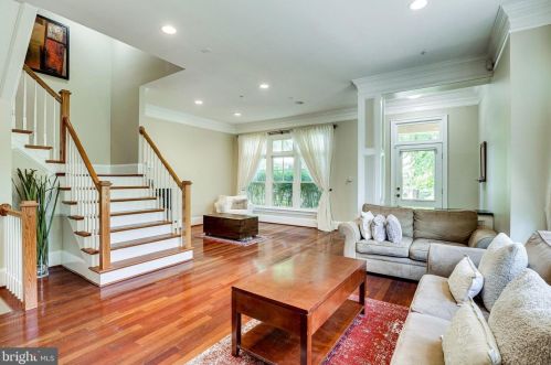 4462 Macarthur Blvd, Washington, DC 20007-2516
