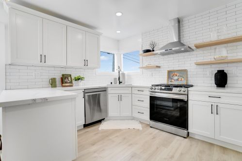 6549 Kensington Ave, Richmond CA  94805-1664 exterior