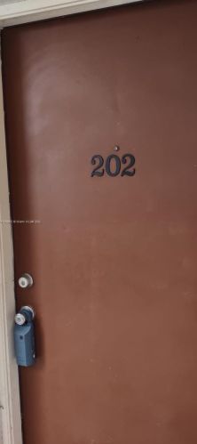 5440 21st Ct, Hialeah FL  33016-7078 exterior