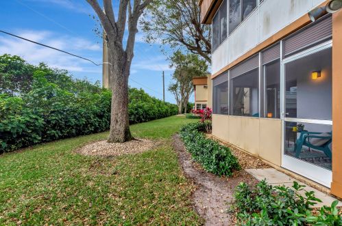 446 Normandy J, Delray Beach FL  33484-4874 exterior