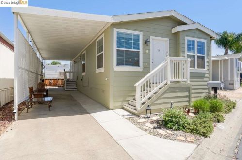 19 Otsego St, Oakley, CA 94561-1672