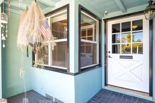 6131 Alcove Ave, North Hollywood, CA 91606-4304