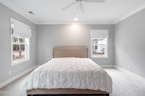 2 Faculty Dr, Beaufort SC  29907-2528 exterior