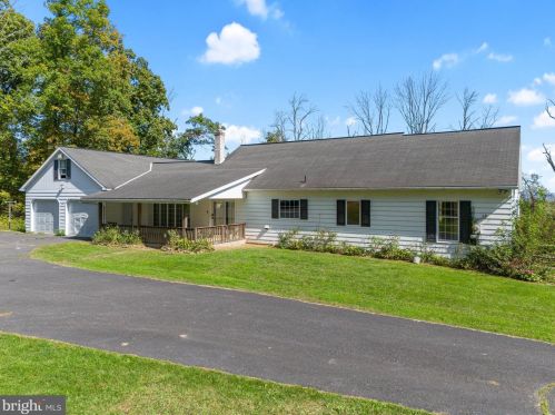 230 Branch Rd, Dale, PA 19504-9218