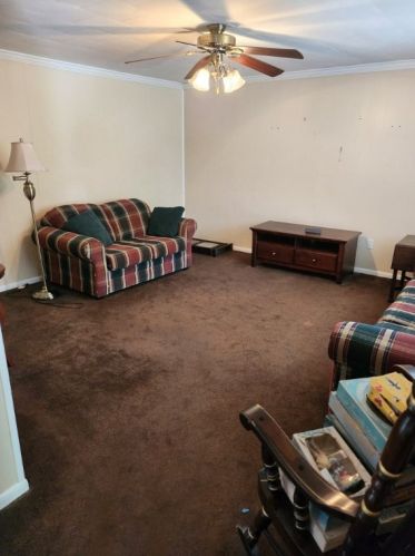 2215 Church St, Claridge, PA 15623-1914