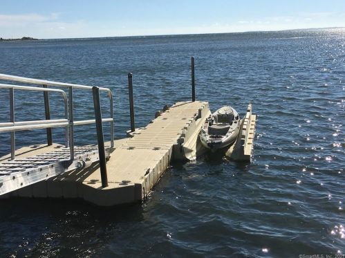 20 Jordan Cove Rd, Waterford CT  06385-3227 exterior