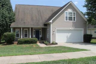 1909 9th Street Dr, Hickory, NC 28602-8593