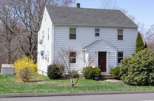1262 Meriden Ave, Southington, CT 06489-4050