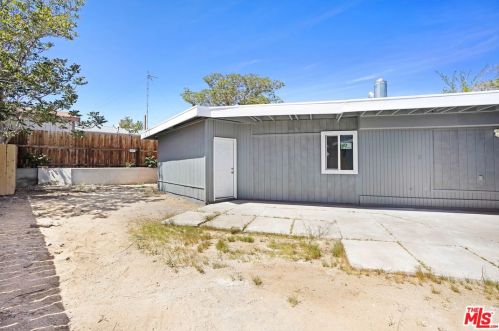 14494 Rodeo Dr, Victorville CA  92395-4162 exterior