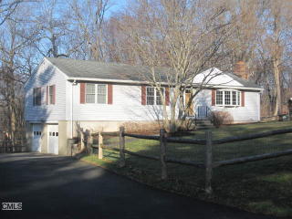 300 Beacon Hill Rd, Bridgeport, CT 06611-3341