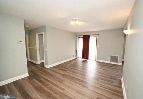 2011 Old Stone Mill Dr, East Windsor NJ  08512-2230 exterior