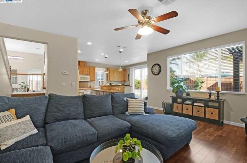 30 Matisse Ct, Oakley CA  94561-1777 exterior