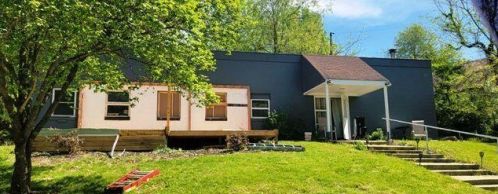 450 Willow Rd, Springfield, OH 45502-9590