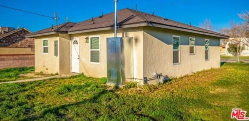 44643 Date Ave, Lancaster CA 93534-3101 exterior