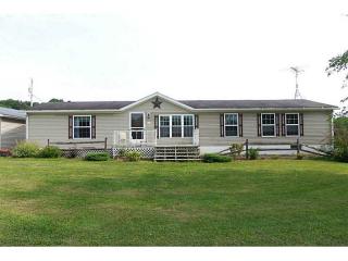 8911 Carmon Rd, Hartstown, PA 16131-1329