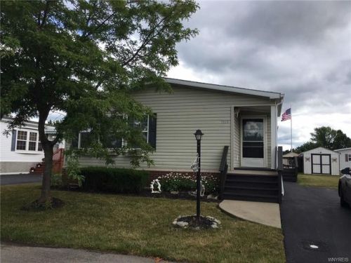 9919 Grantham Ct, Clarence, NY 14031-2084