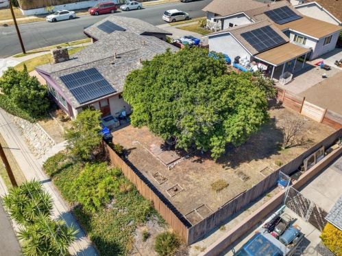 2771 Beatrice St, San Diego CA 92139-2442 exterior