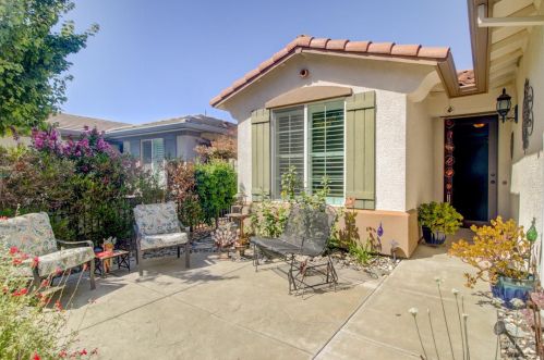 2393 Shadow Berry Dr, Manteca CA  95336-5131 exterior