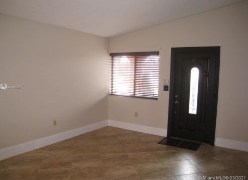 2887 75th Ter, Hialeah FL  33018-5313 exterior