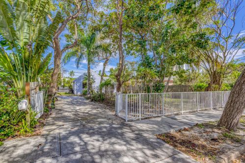515 52nd St, West Palm Beach, FL 33407-2727