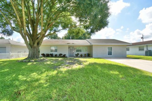 412 Shoal Ln, Winter Haven, FL 33884-2551