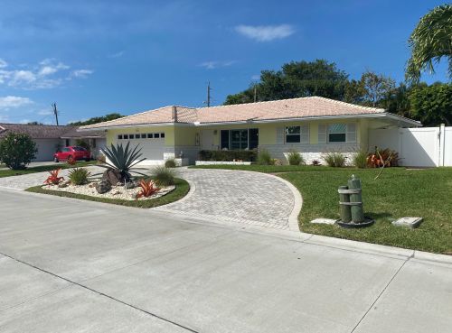 1140 Singer Dr, West Palm Beach, FL 33404-2760