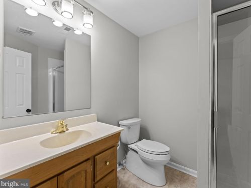 12825 Tournament Dr, Herndon VA  20191-5861 exterior