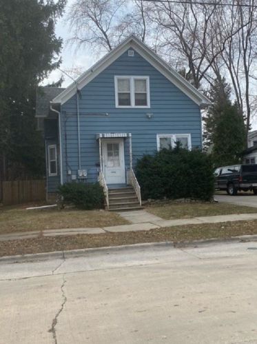 1410 Crooks St, Green Bay, WI 54301-3823