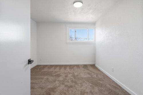 430 8th St, Oakmont PA  15139-1321 exterior