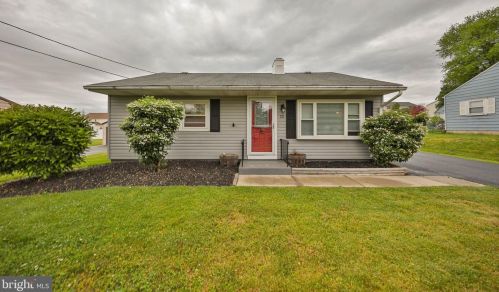 15 East Ln, Easton, PA 18045-2125