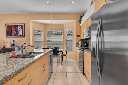 18806 24th Ct, Hollywood FL  33029-5354 exterior