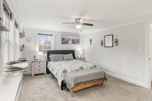 26 Patchogue Rd, Scotts Beach NY  11789-1422 exterior