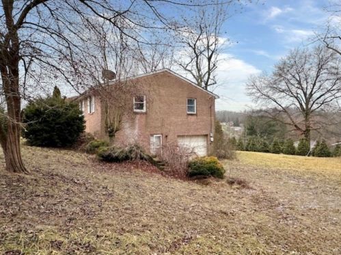 168 Wilps Dr, Herminie, PA 15637-1373