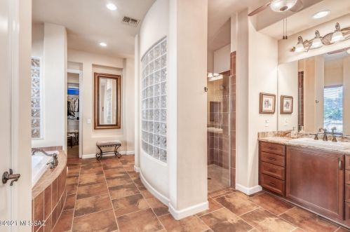 36618 Desert Sun Dr, Tucson AZ 85739-3056 exterior