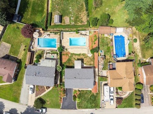 5021 Hialeah Dr, Pittsburgh, PA 15239-2134